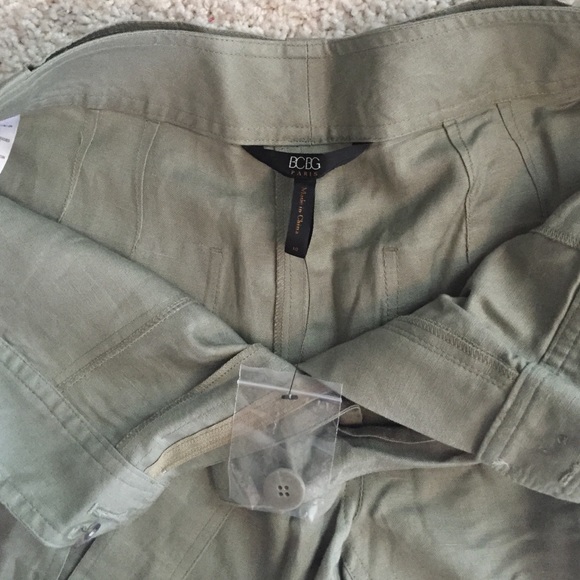 Olive green long linen BCBG pants - Picture 2 of 3