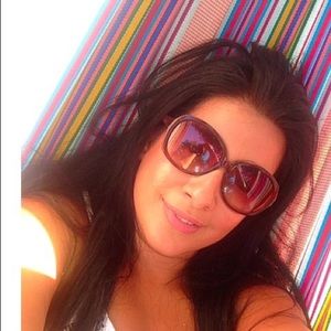 Meet your Posher, Maria