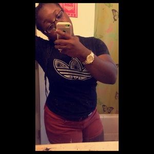 Meet your Posher, Alavia