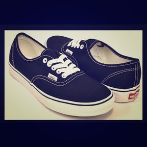 Vans Authentic Sneaker- Men's 7/Women's 8.5