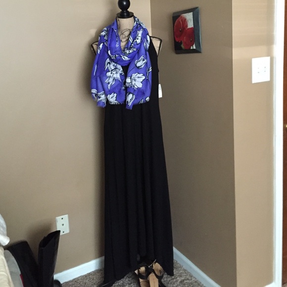 🚫SOLD IN BUNDLE🚫LAST REDUCTION Black Hi-Lo Maxi