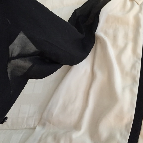 ⛔️SOLD  Black and white bling top - Picture 4 of 4