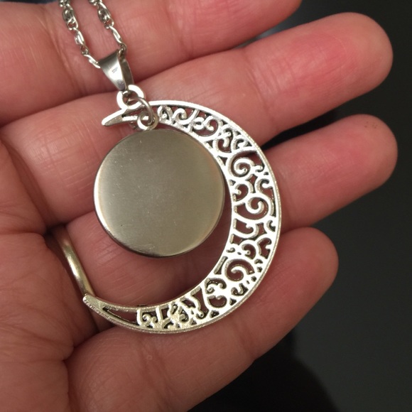 ⛔️sold⛔️Brand new. Galaxy necklace - Picture 3 of 4