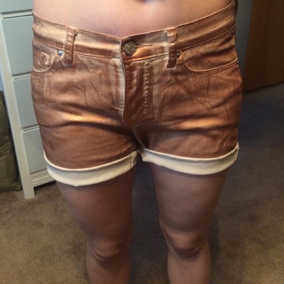 BUNDLED BDG bronze shorts - Picture 3 of 4