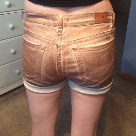 BUNDLED BDG bronze shorts - Picture 4 of 4
