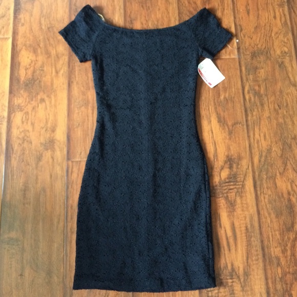 Black lace bodycon dress