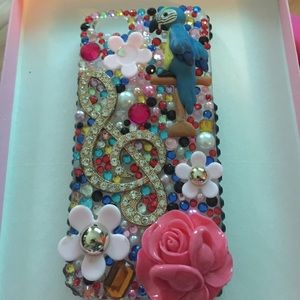 Beautiful IPhone 5 case with lots of bling