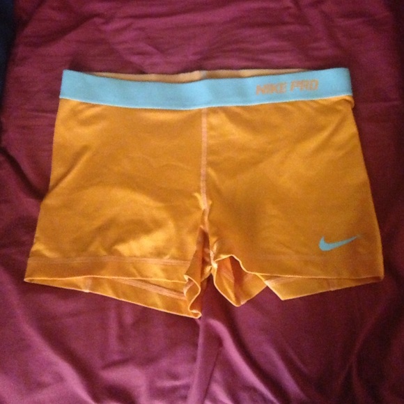 💕 Nike Pros 💕