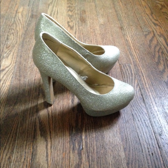 Gold glitter high heels - Picture 3 of 3