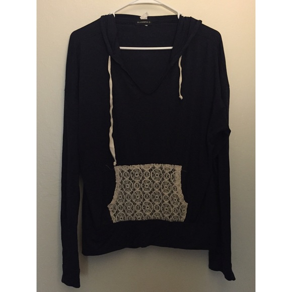 Long sleeve knit top