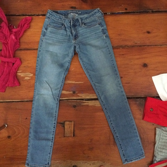 American Eagle light wash jeans