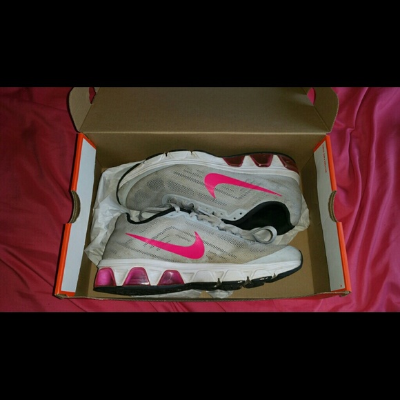 nike airmax boldspeed womens