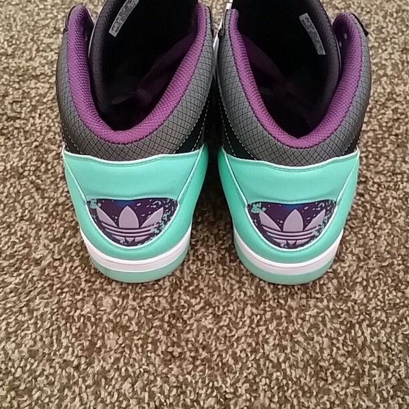 Shoes - Picture 2 of 4