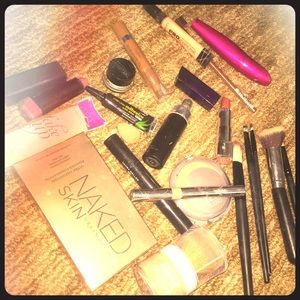 HIGH END AND DRUGSTORE MAKE UP LOT