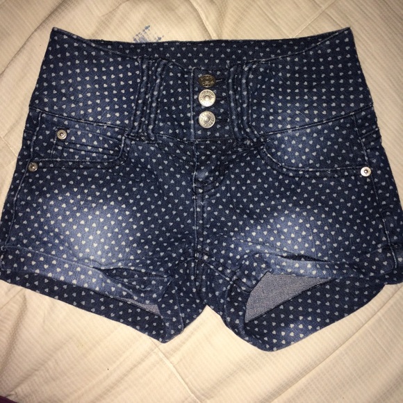 High-Waisted DeliAs jean shorts