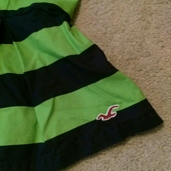 Hollister green and navy blue top - Picture 2 of 4