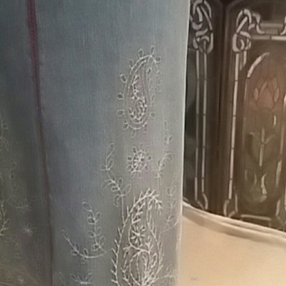Skirt - Picture 3 of 4