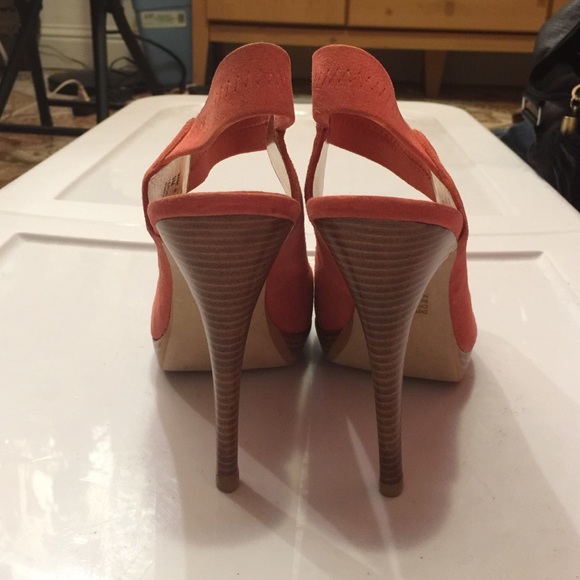 Heels - Picture 3 of 4