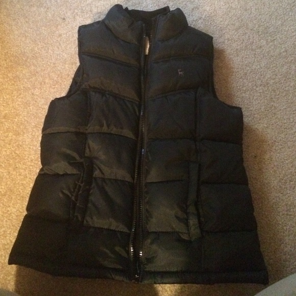 Black puffy vest