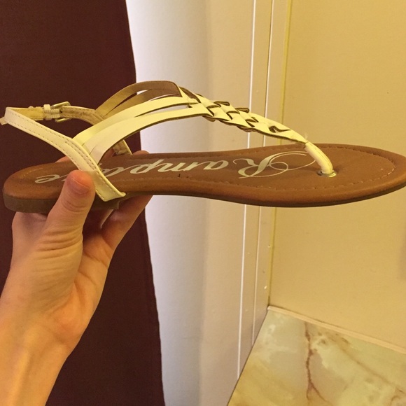 Pretty white sandals(: - Picture 2 of 2