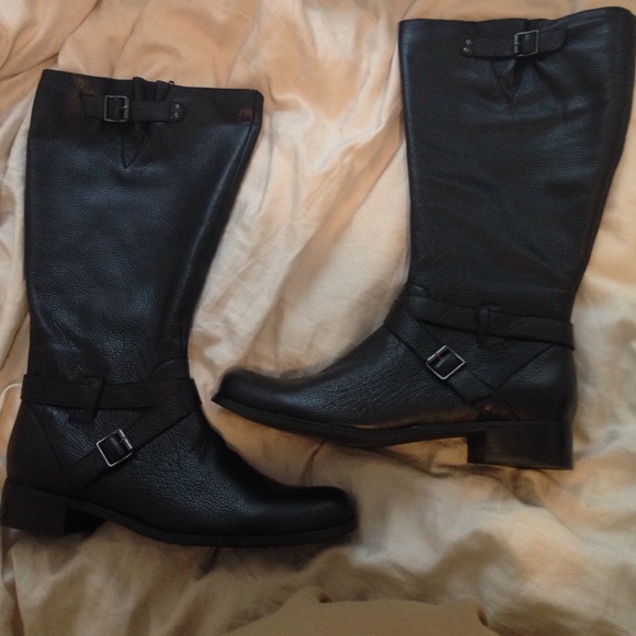Wide calf black pebble boots size 8.5 M