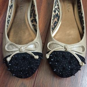 n by Nicole Miller spike bow flats
