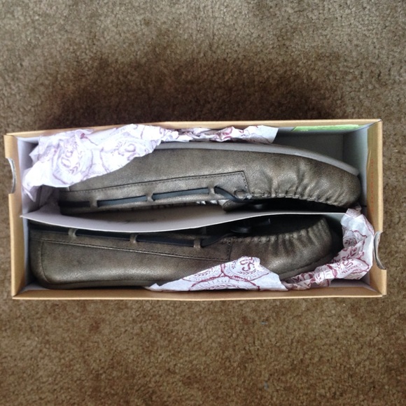 Sliver grey moccasins