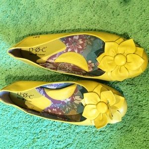 Adorable Mustard Yellow Flowered Flats