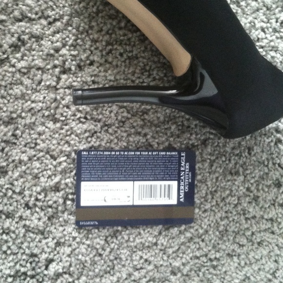 Black heels - Picture 3 of 3