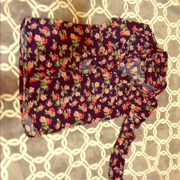 Rue 21 shirt. Size small