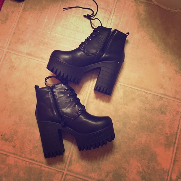 Chunky Platform booties - Picture 1 of 1