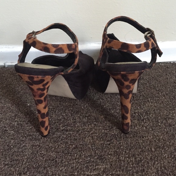 Black Suede w/ Leopard Madden Girl Peeptoe - Picture 2 of 2