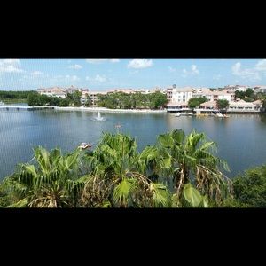 Meet your Posher, Annette