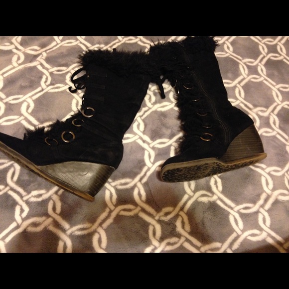 Black boot size 7