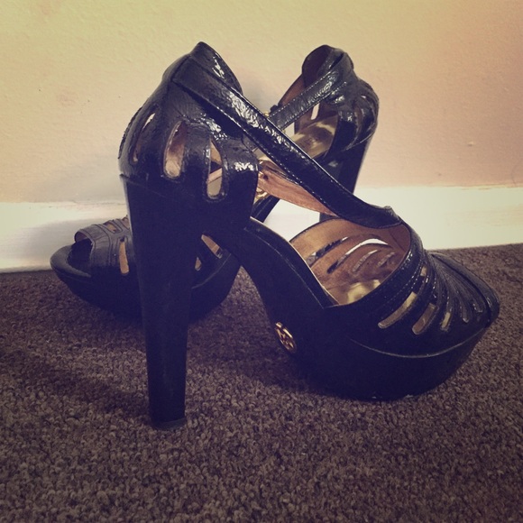 Michael Kors Patent Leather Peeptoe heel - Picture 1 of 3