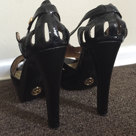 Michael Kors Patent Leather Peeptoe heel - Picture 2 of 3