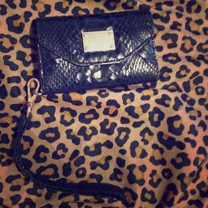 Michael kors iPhone 4/4s wallet case