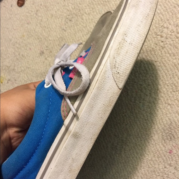Vans - Picture 2 of 4