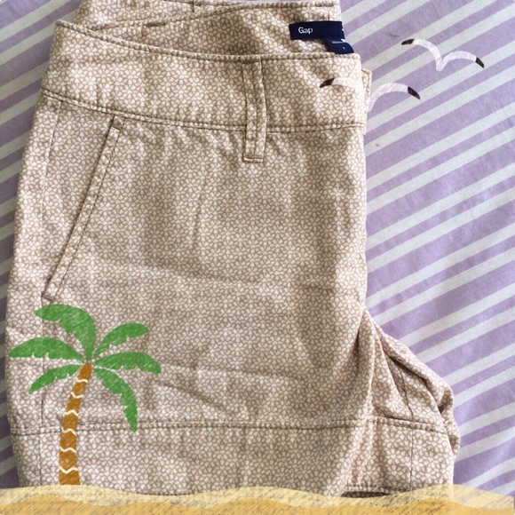 Gap shorts