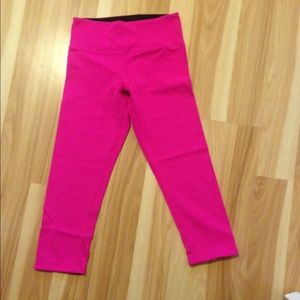 Lululemon wunder under crops reversible to black