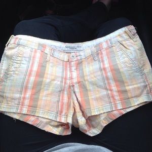 Abercrombie&Fitch plaid shorts