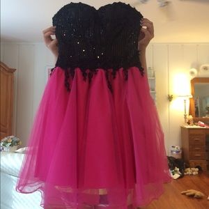 Pink/black dress with sequins from Unique Vintage