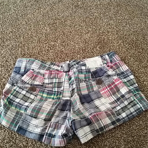 Shorts - Picture 2 of 4