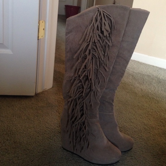 Fringe Boots-Tan