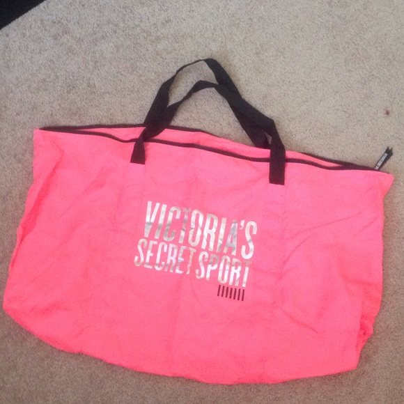 NWOT Victoria's Secret pink sport tote
