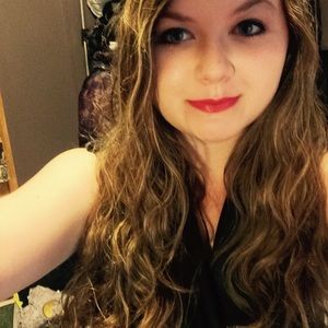 Meet your Posher, Laurel