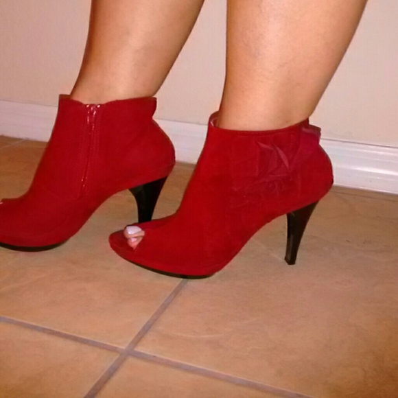 Red bootie pumps - Picture 2 of 3