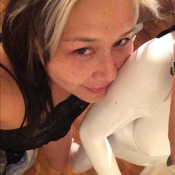 Meet Your Posher - Picture 2 of 4