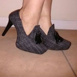 Grey vera wang pumps