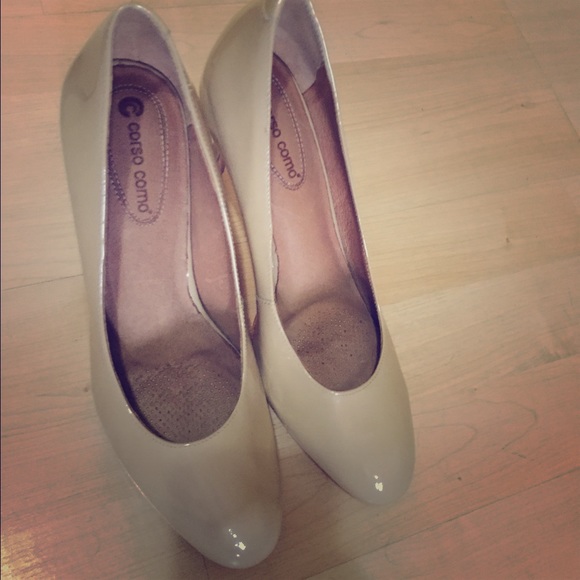 Classic tan pumps